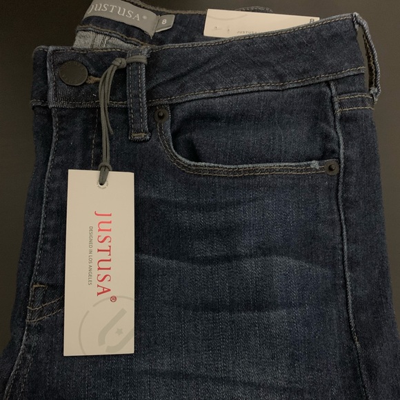 Minimal distress jeans - Picture 4 of 6